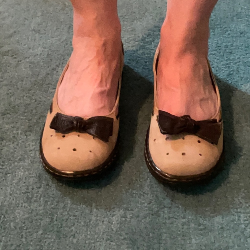 Born Tan & Brown Flats